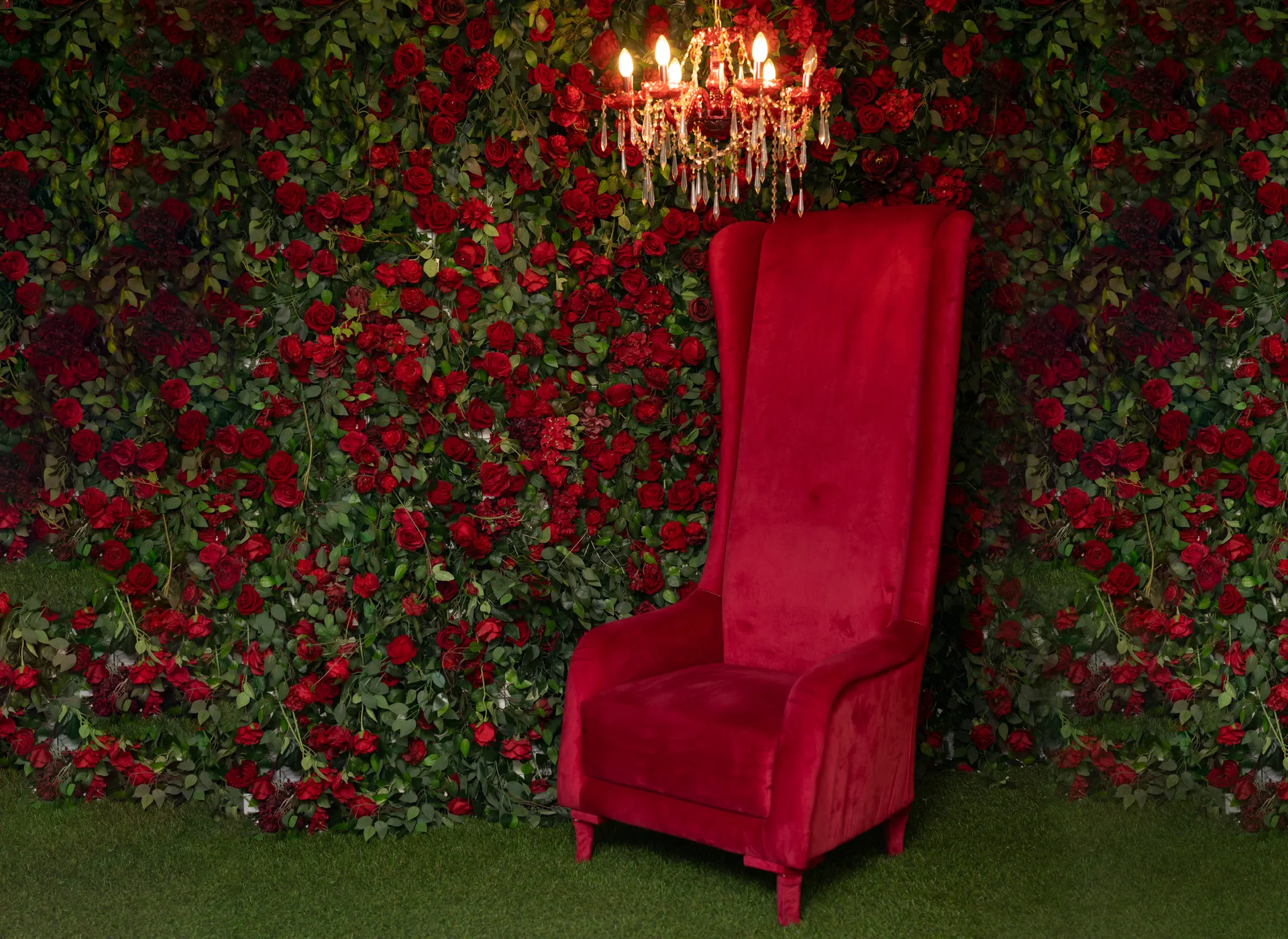 photoboothat-red-roses-booth