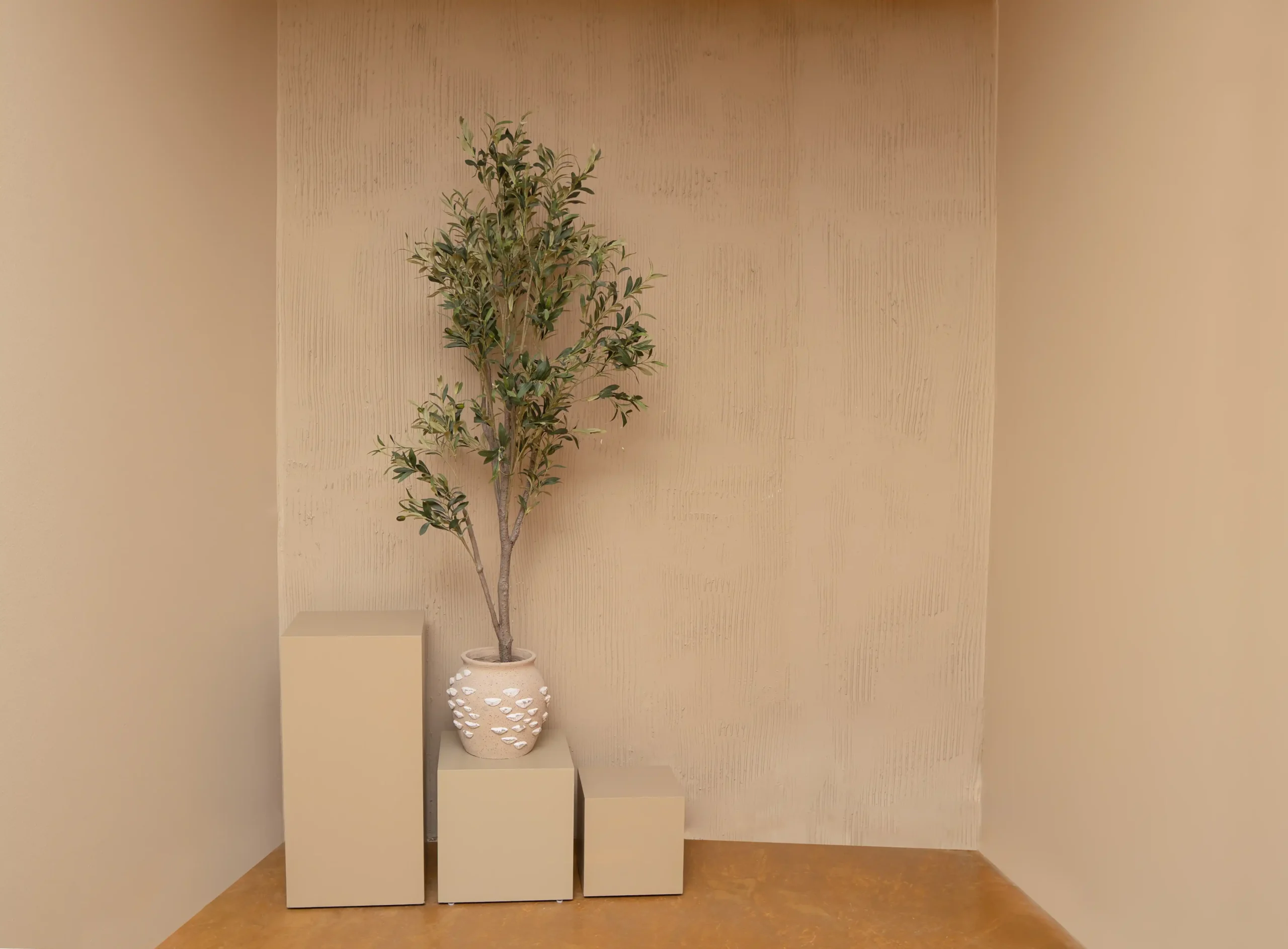 WOODEN BOOTH